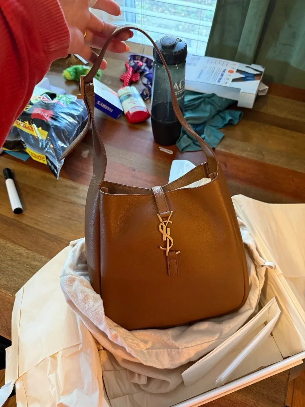 Saint Laurent LE 5 À 7 supple SMALL IN GRAINED LEATHER - Picture 1 of 5